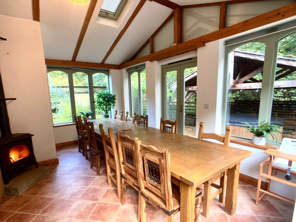 Dining Room at blooms Gorse Cottage in Sherwood Forest